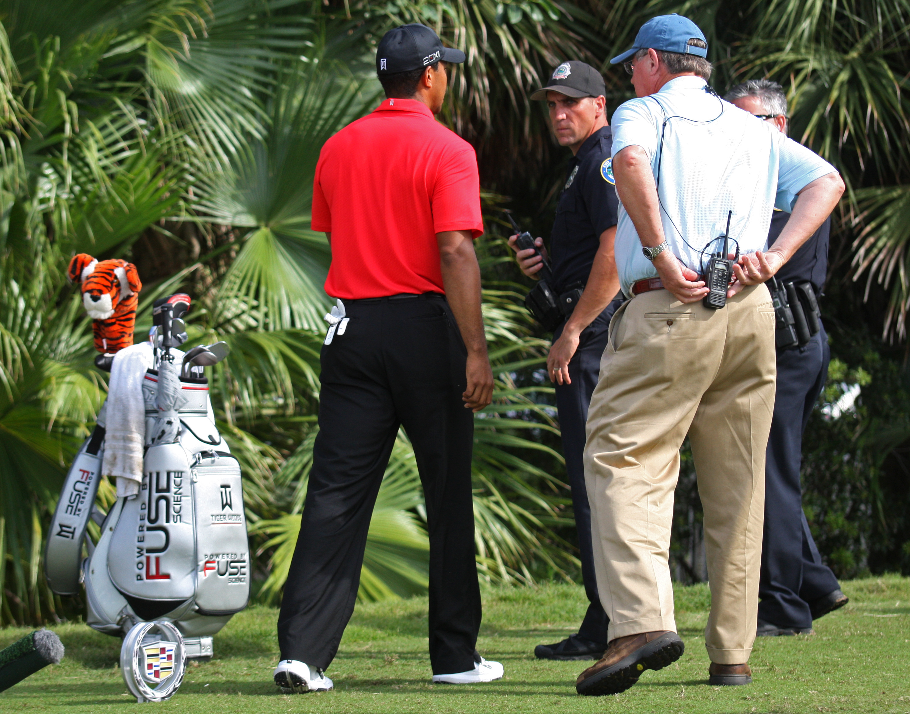 Leg injury forces Woods to withdraw at Doral - Newsfeed