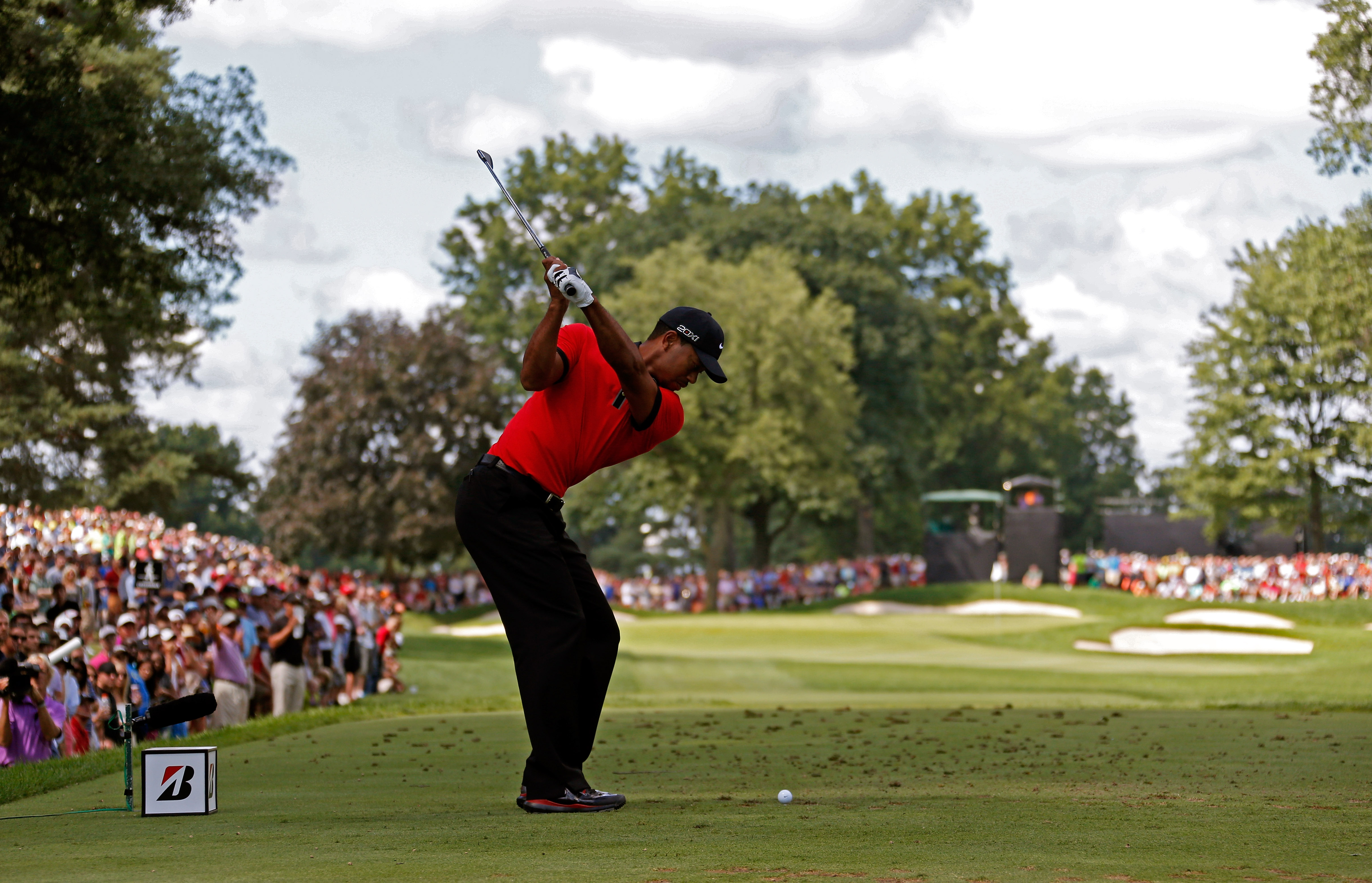 tiger woods tee off today